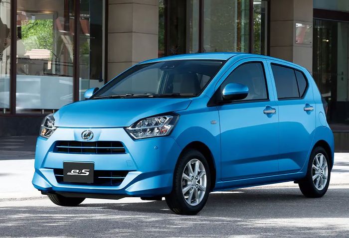 detail tampilan Daihatsu Mira e:s