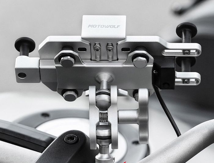 Bracket holder bisa diputar 360 derajat