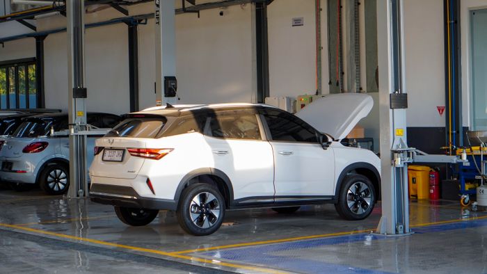 Fasilitas bengkel di diler Wuling Mimosa BSD dengan konsep 4S