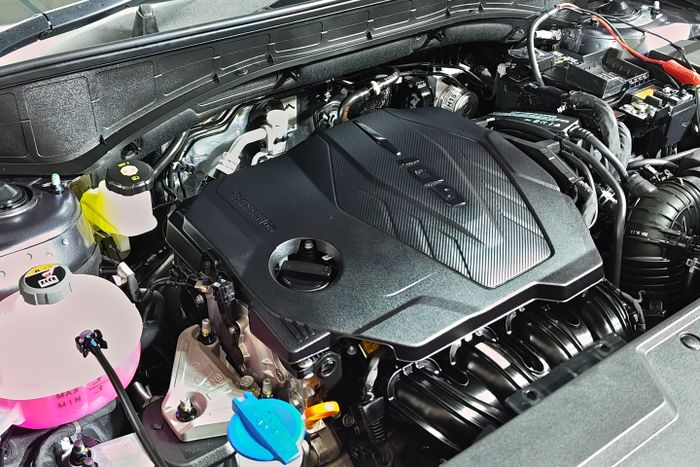 Mesin Hyundai Santa Fe terbaru sudah mengusung teknologi GDI.