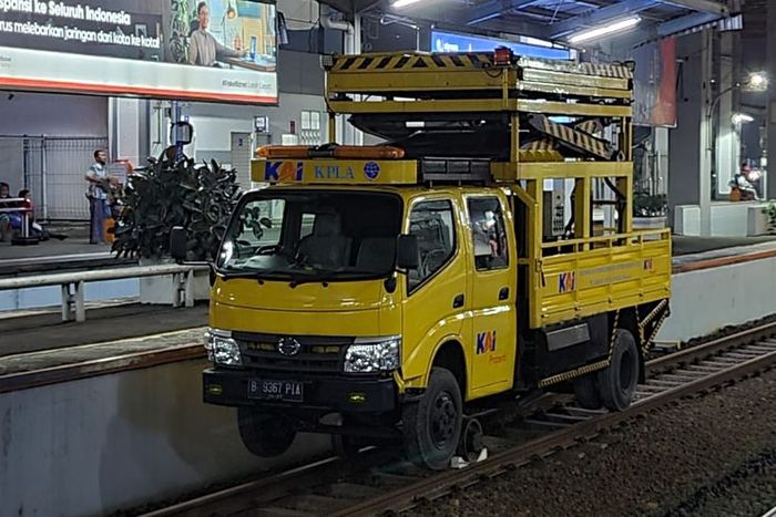 Kendaraan Pemeriksa Jalur (KPJ) milik PT Kereta Api Indonesia (Persero)