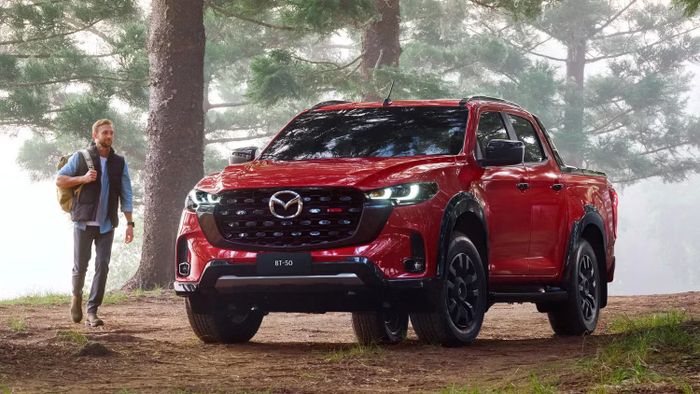 Mazda BT-50 terbaru meluncur dengan tampilan baru.