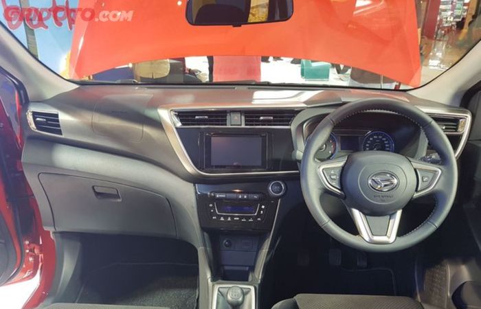 interior Daihatsu Sirion 2018