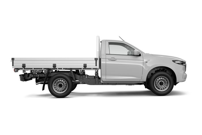 Mazda BT-50 termurah tampil simpel.