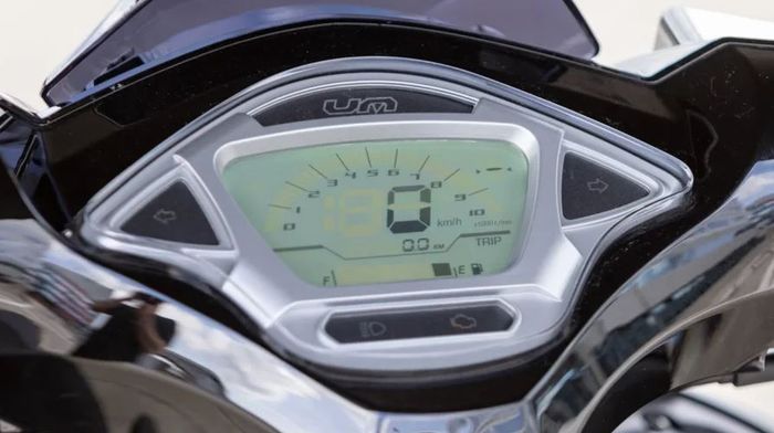 panel instrumen pakai model digital negatif display