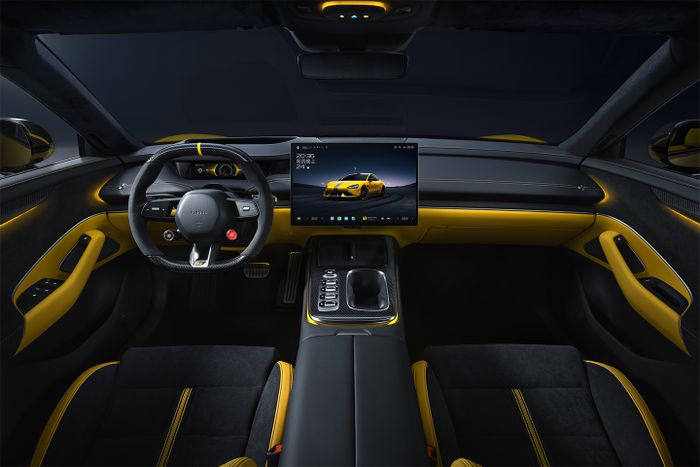 Interior Xiaomi SU7 Ultra.