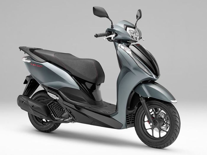 desainnya mengingatkan pada Honda Spacy namun dengan lekukan lebih modern