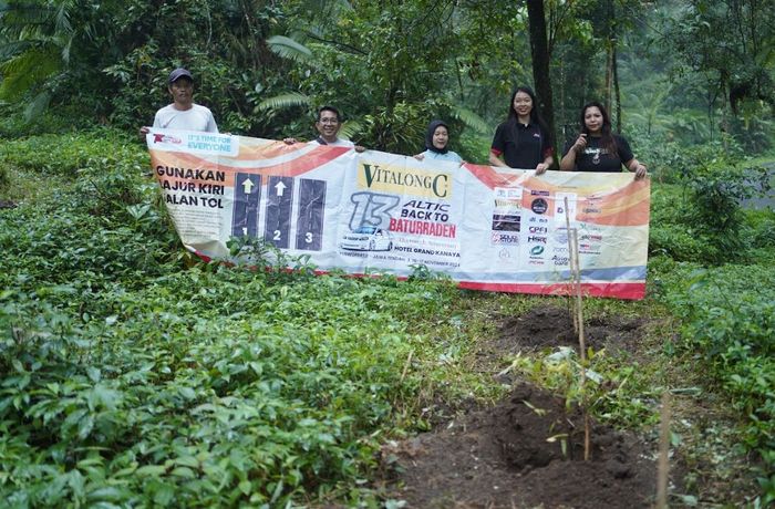 perayaan ulang tahun ke-13 ALTIC diisi dengan kegiatan CSR penanaman pohon