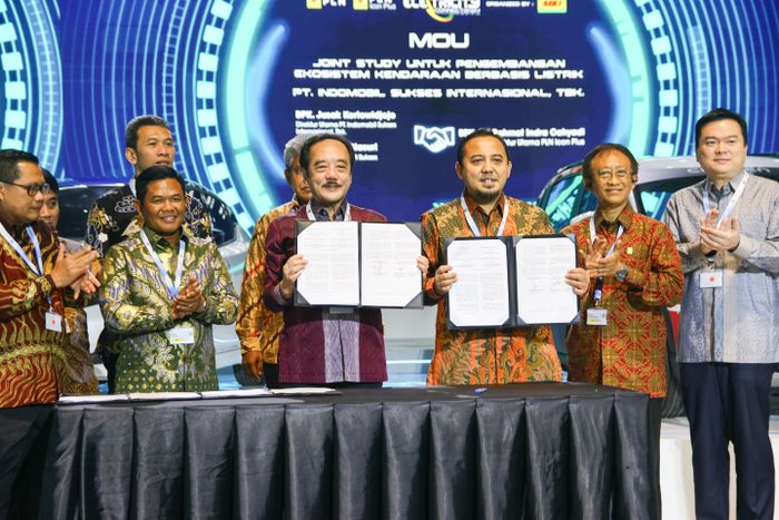 Kerjasama Indomobil Group dan PLN Icon Plus dimulai dari MoU.