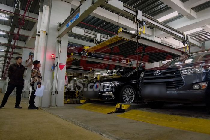 Parkiran bertingkat di Rupbasan milik KPK di Dewi Sartika, Cawang, Jakarta Timur