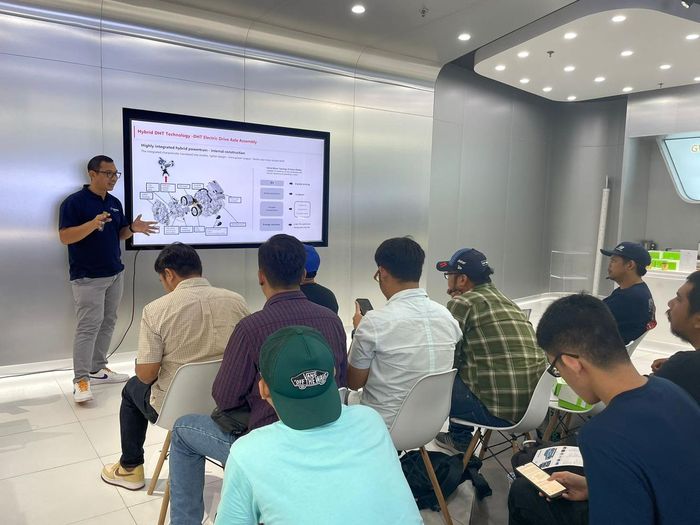 Workshop pengenalan teknologi hybrid GWM Haval Jolion HEV yang menggunakan platform L.E.M.O.N. DHT (Dedicated Hybrid Transmission)