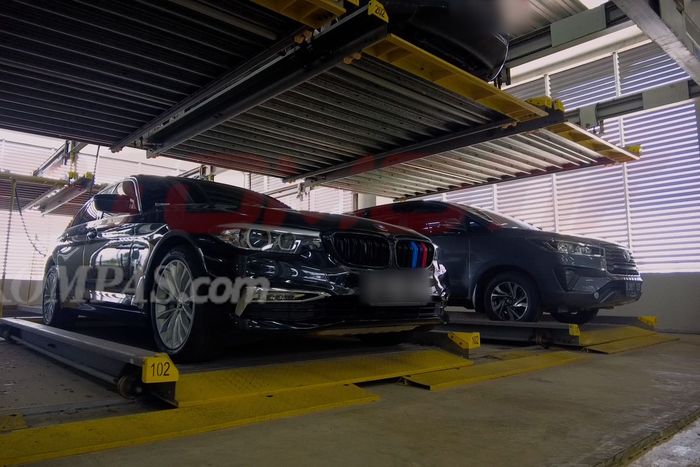 Parkir mobil bertingkat di Rupbasan milik KPK di Dewi Sartika, Cawang, Jakarta Timur