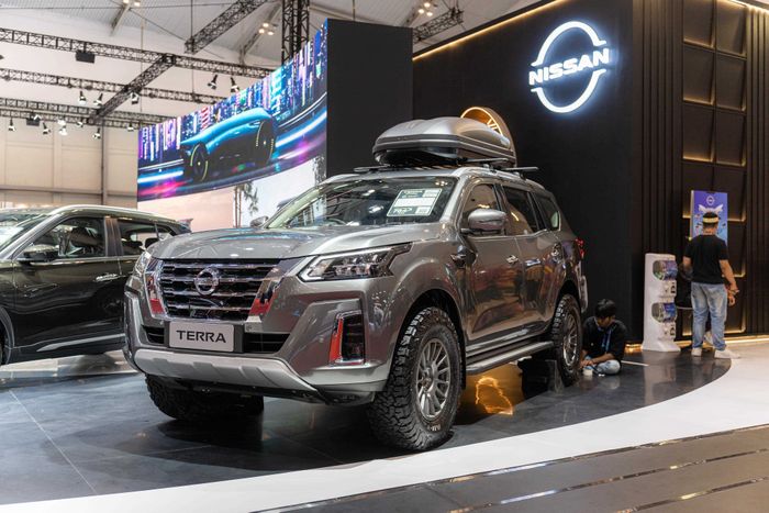 Nissan Terra yang sudah dimodifikasi bergaya Urban Adventure