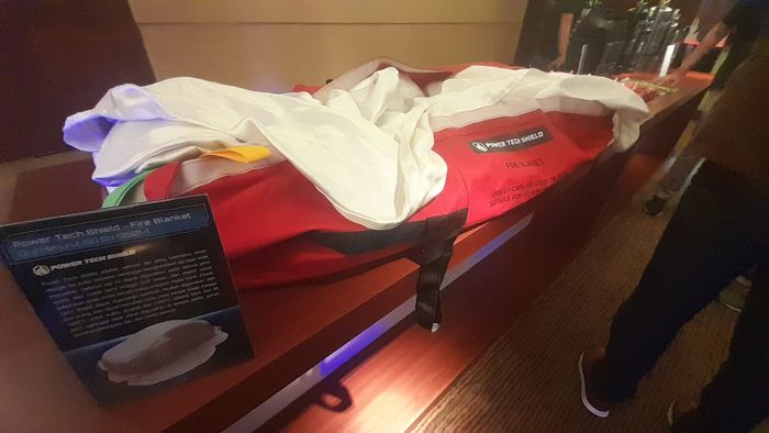 Power Tech Shield adalah selimut tahan api serbaguna yang diklaim cocok untuk berbagai jenis kendaraan. 