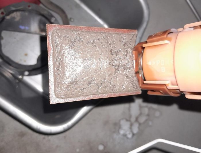 Filter bensin Daihatsu Terios yang diperiksa oleh Bram dari Anyar Motor Bintaro