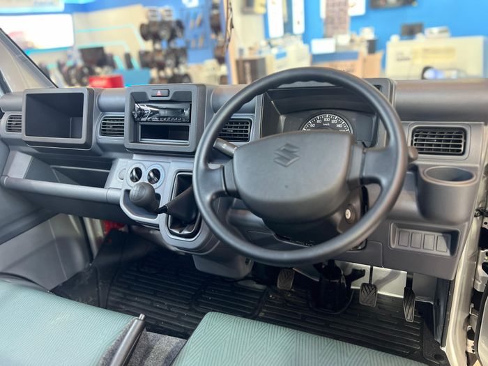 Interior Suzuki New Carry Pick-up