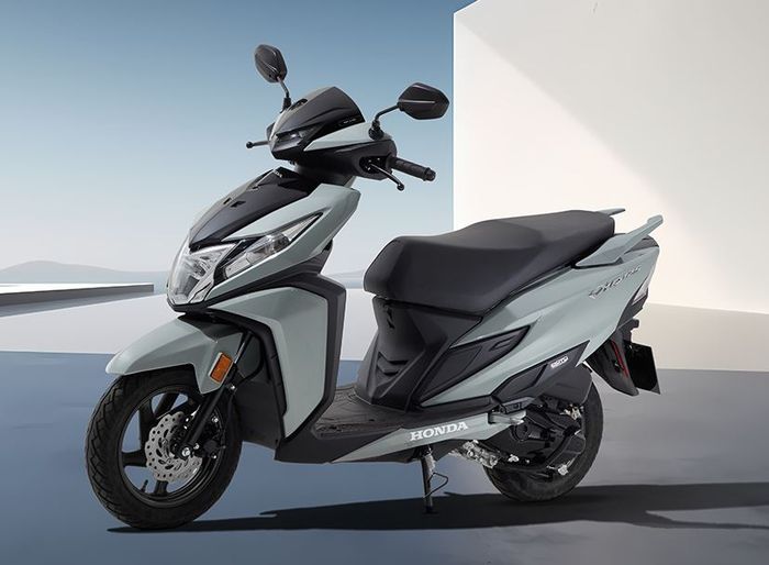 Honda Dio 125 punya lekukan bodi bernuansa sporty