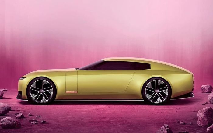 tampak samping mobil konsep Jaguar Type 00