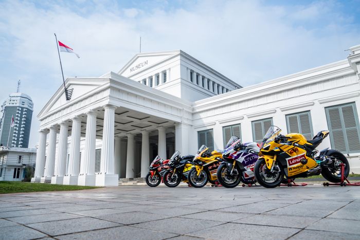 5 Ducati Panigale limited edition milik bos Ducati Indonesia berlatar belakang Museum Nasional