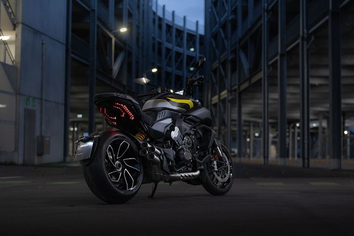 Tampak belakang Ducati Diavel V4 Model Year 2025