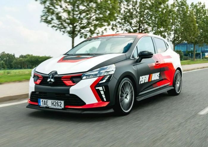 detail tampilan Mitsubishi Colt Performance