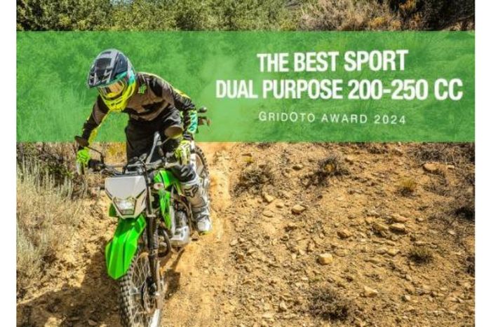 Kawasaki KLX230 dinobatkan sebagai The Best Sport Dual Purpose 200-250 CC di GridOto Award 2024.