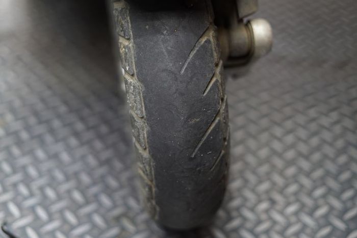 Ini tanda-tanda sokbreker depan Vespa matik sudah jatahnya ganti