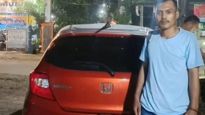 Ajat Sudrajat, yang awal kali berperan sebagai penyewa Honda Brio RS Urbanite dari Makmur Jaya Rental Mobil hingga terjadi aksi penembakan di rest area KM 45 tol Tangerang-Merak