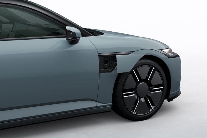 Port pengecasan AFEELA 1 di bagian samping sudah mengadopsi NACS.