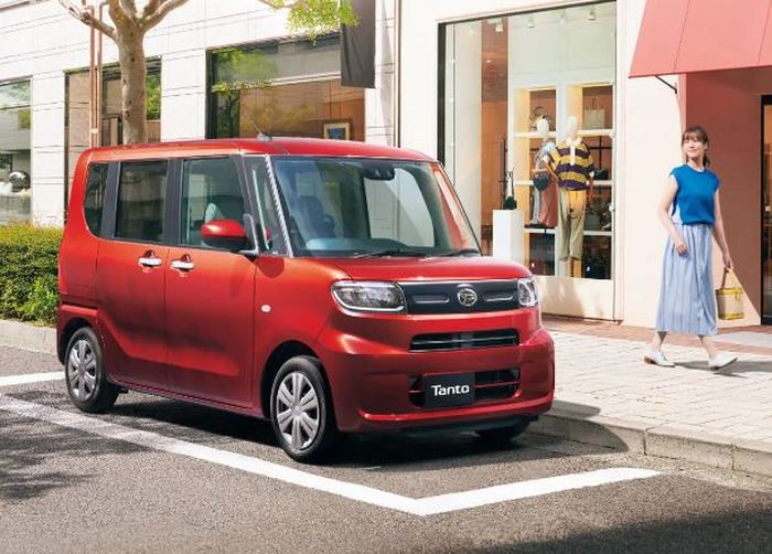 detail tampilan Daihatsu Tanto