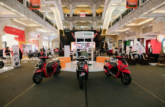Unit New Honda Scoopy modifikasi juga dipajang di Atrium Jogja City Mall (JCM)
