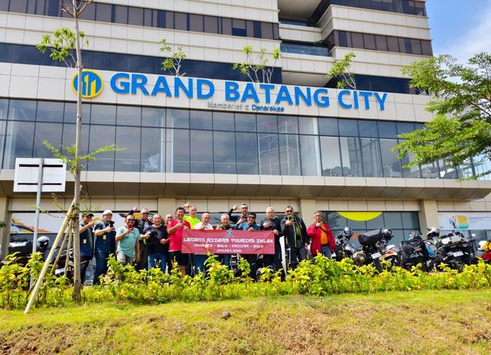 rombongan Legend Riders Touring Imlek sempat menyambangi Kawasan Industrial Batang