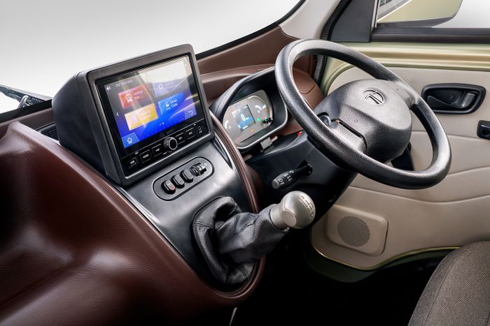 Interior Tata Ace Pro Bi-Fuel.