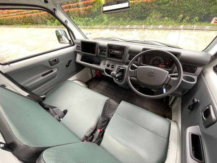 Tampilan interior Suzuki Carry Pick Up