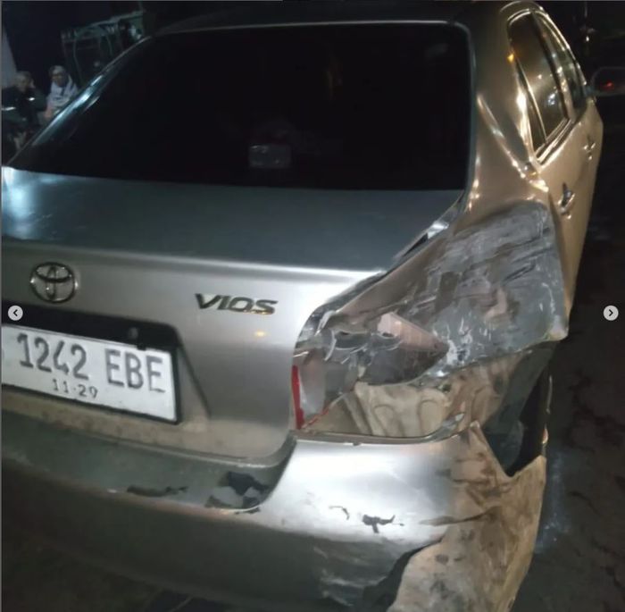 Kondisi Toyota Vios yang ditabrak Fortuner di Samas, Bantul, Yogyakarta