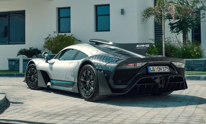 tampak buritan Mercedes-AMG One