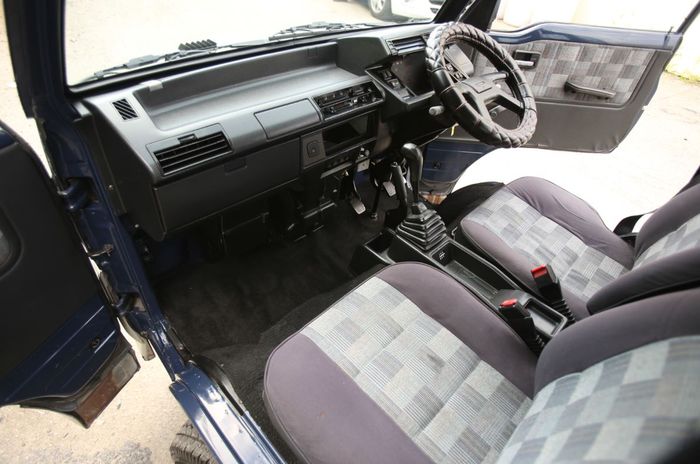 interior mirip Suzuki Carry 1000