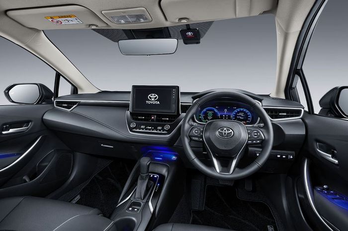 tampilan dasbor Toyota Corolla Altis