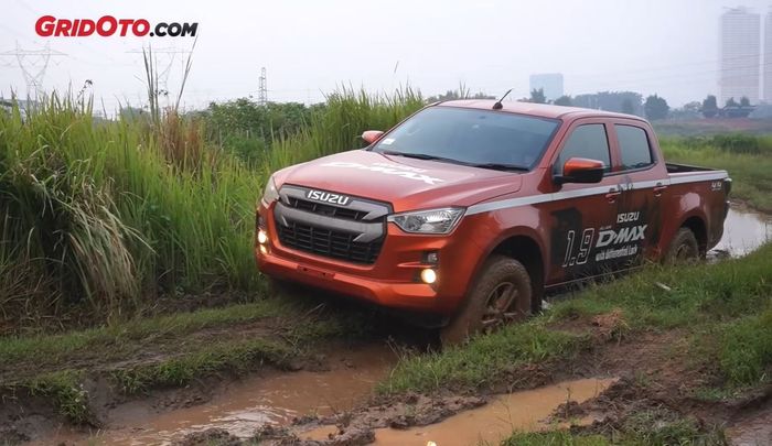 Isuzu D-Max andal dipakai di medan off-road