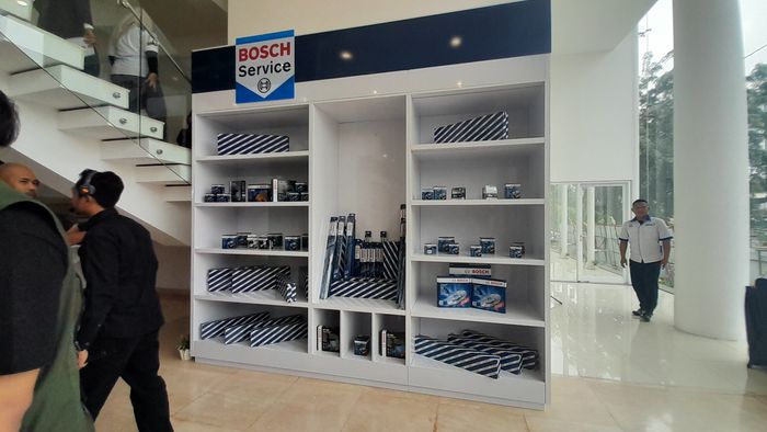 Beberapa part dan aksesoris yang disediakan oleh Bosch Service