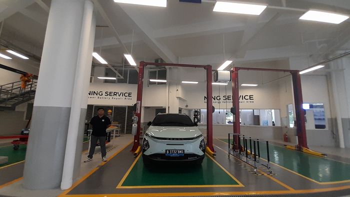 Bukan cuma kendaraan konvensional, Bosch Car Service melayani mobil listrik, mulai dari perawatan dan perbaikan baterai EV.