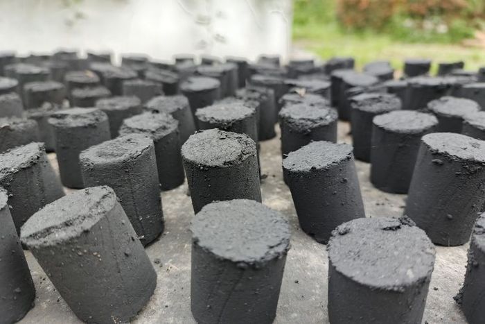 Briket dari sampah plastik yang diolah warga desa Talunombo Sapuran Wonosobo Jawa Tengah