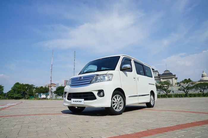 Daihatsu Luxio.