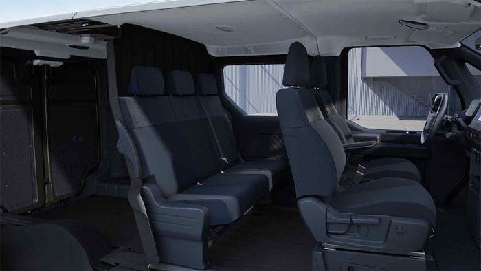 Kia PV5 Cargo juga bisa memiliki kabin 2-3-0 dengan partisi.