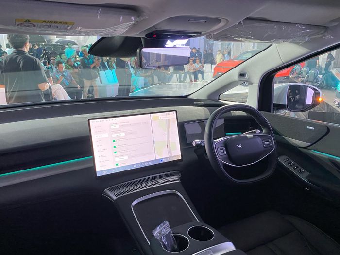 Interior XPENG X9.