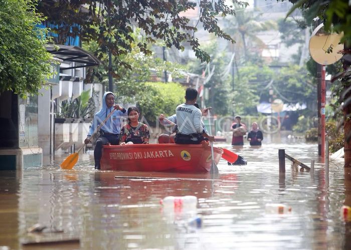 ILUSTRASI. Banjir di wilayah IKPN Bintaro, Tanah Kusir, Jakarta Selatan.