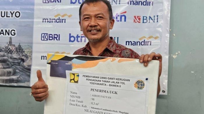 Asrofi ditemui di Kantor Desa Tampir Kulon, Kecamatan Candimulyo, pada Kamis (6/3/2025) seusai mengikuti tahap pembayaran UGR.