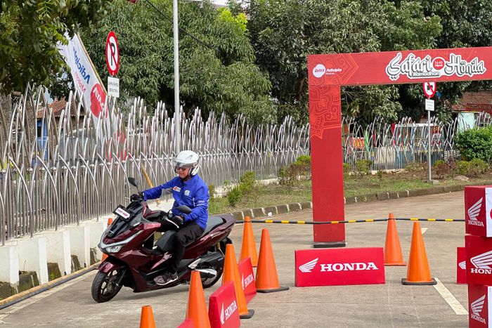 Kegiatan riding test Honda di Safari Ramadhan Honda 2025 Bandung
