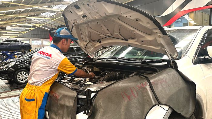 Honda tawarkan program servis khusus bagi mobil yang terdampak banjir di area Jabodetabek