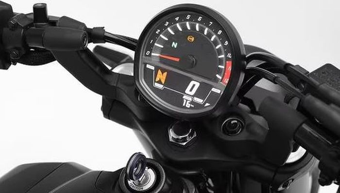 panel instrumennya kombinasi takometer analog dan speedometer digital